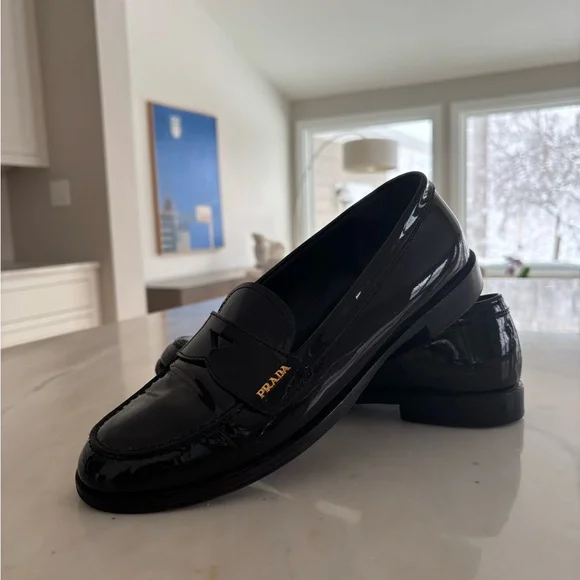 glossy Prada patent leather logo loafers made in Italy - Picture 2 of 16